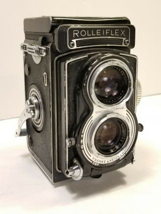 Rolleiflex Model T Medium Format Tlr Camera With Zeiss Tessar 1:3.  5 F=75mm Lens