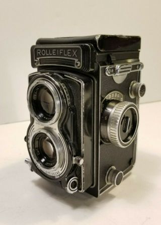 Rolleiflex Model T medium format TLR camera with Zeiss Tessar 1:3.  5 f=75mm lens 2