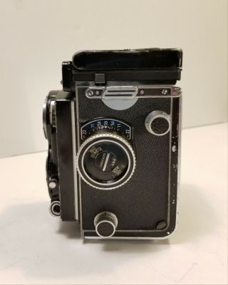 Rolleiflex Model T medium format TLR camera with Zeiss Tessar 1:3.  5 f=75mm lens 4