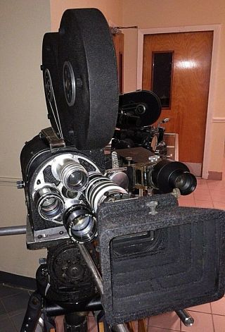 Vintage J.  M.  Wall 35mm Motion Picture Camera U.  S.  Army Signal Corps WWII 5