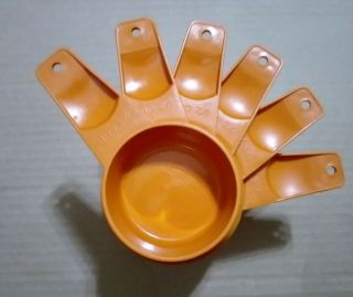 Vintage Orange Tupperware Measuring Cups 1,  3/4,  2/3,  1/2,  1/3,  1/4 Cup Set Nr