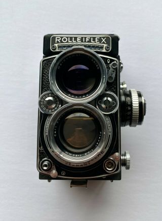 Rolleiflex 2.  8e With Carl Zeiss 80mm F2.  8 Planar Lens,  With Leather Case,  Strap