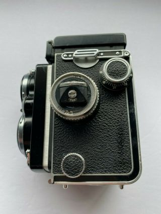 Rolleiflex 2.  8e with Carl Zeiss 80mm f2.  8 Planar lens,  with leather case,  strap 2