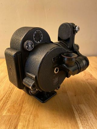 WWII Bell & Howell Eyemo 71 - Q 35mm Motion Picture Camera 4