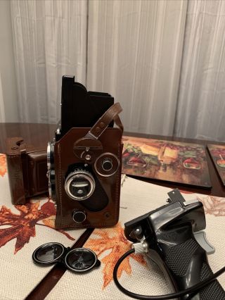 Rolleiflex 3.  5 75mm F/2.  8 Planar with Accessories and Case in Pristine Cond. 4