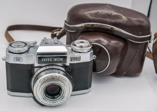 Carl Zeiss Ikon B 35mm Film Slr Camera W/ Tessar 50mm F2.  8 Lens & Case