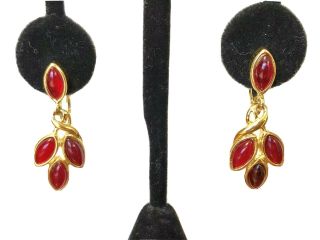 Vintage Trifari Post Earrings Gold Tone Ruby Red Cabochon Gripoix Moghul