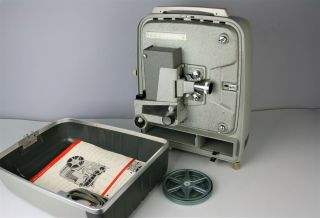 Vintage Wollensak 8mm Model 715 Movie Projector
