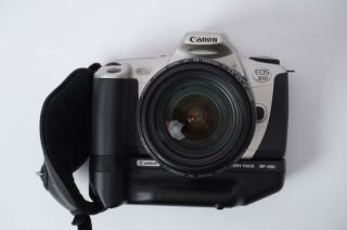 Canon Zoom Lens Ef 28 - 105mm 1:3.  5 - 4.  5 Ii Usm Lens On Eos 300,  Bp - 200
