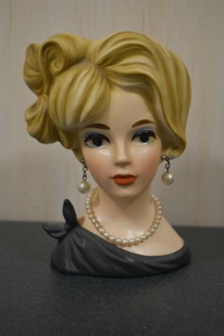 Vintage Napcoware Lady Head Vase C7293 5.  5” Blonde Lady Wearing Pearls