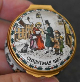 Lovely Halcyon Days Enamels Christmas 1982 Round Trinket Box
