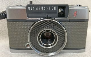 Olympus Pen Ee - S 35mm Film Half Frame Camera W/3cm F/2.  8 Lens,  Case & Instruc.
