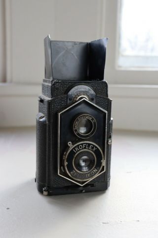 Zeiss Ikon Ikoflex Tlr,  Zeiss - Opton 75mm 1:3.  5,  120mm W/leather Case