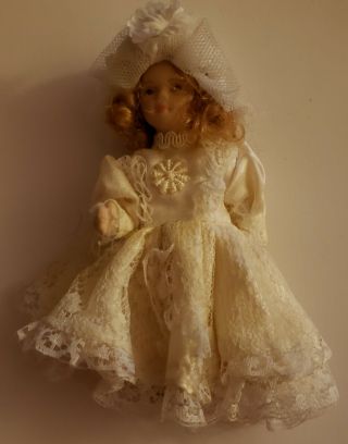 Vintage Porcelain Bride Doll Ornament Lace Dress Matching Hat 5 Inch