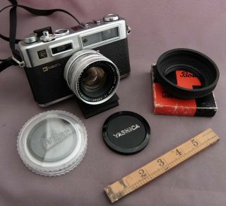 Vintage Yashica Electro 35 Gsn 35mm Film Camera Yashinon F1.  7 Lens -