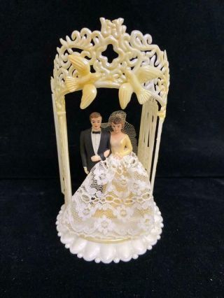 Vintage Plastic Bridal Cake Topper 7.  5 " Groom W Black Tux Bride W Lace & Tulle