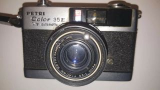Petri Color 35e Vintage Camera F:2.  8 40mm Fully Automatic W/strap