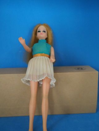Vintage Topper Dawn Doll,  Blue Top With Shiffon Skirt
