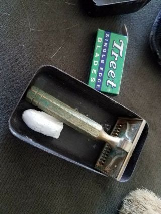 Vintage Men ' s Shaving Kit In Leather Zip - A - Round Case 3