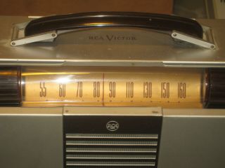Vintage RCA Portable Tube Radio 8BX6 - 3