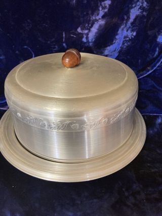 Vintage West Bend Aluminum Cake Saver Plate And Cover With Wooden Acorn Handle
