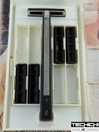 Gillette Trac Ii Vintage Cartridge Razor In Case