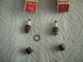 Nos 2 Vintage Champion Vg - 3 Glow Plug Model Gas Engines 1/4 " 32 Threads