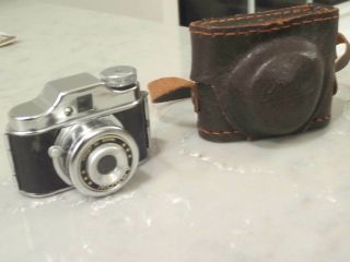 Vtg Miniature Spy Camera W Leather Case & Film Japan By Arrow Shutter