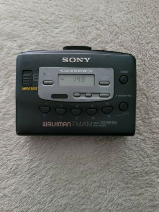 Vintage Sony Wm - Fx405 Cassette Player Walkman Fm/am Radio Mega Bass Belt Clip