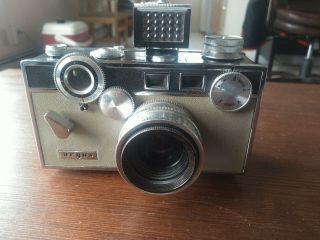Vintage Argus 35mm Rangefinder Camera 50mm With F3.  5 Coated Cintar Lens.
