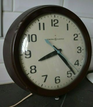 Vtg Brown Ge General Electric Hanging Wall Clock 2008a Glass Face 10 " Mcm