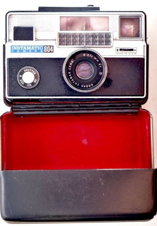 Kodak Instamatic 804 Vintage Film Camera Ektanar Lens F/2.  8 38mm Photo Case Usa