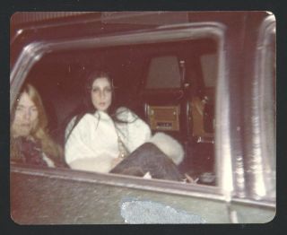 1975 Cher & Greg Allman Live Candid In Car Vintage Photo Nb