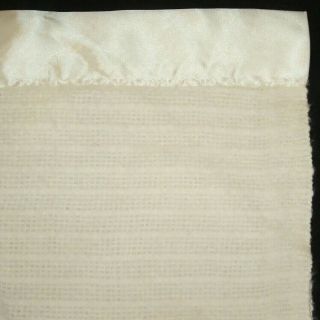 Vintage Cannon White Ivory Thermal Acrylic Blanket Nylon Satin Trim 66 x 82 Twin 3