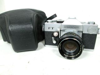 Vintage Petri Ft 35mm Slr Film Camera With A Petri 35mm F1:1.  8 Lens And Case