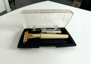 Schick Injector safety razor W/Loader blades and case ivory tone ribbed handle 2