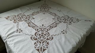 Vintage White Linen Pretty Lace Embroidered Tablecloth With Lace Edging Stunning
