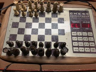 Vintage Fidelity Chess Challenger 10 Electronic Suitcase Chess 1 Soldier Missing
