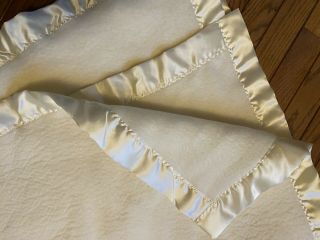 Vintage Acrylic Blanket Satin Binding Cream Ivory Queen 87x98