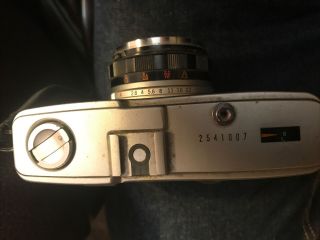 Olympus Trip 35 35mm film camera with D.  Zuiko Lens. 2