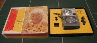 Kodak Hawkeye Flashfun Ii 127 Film Camera & Flashbulbs