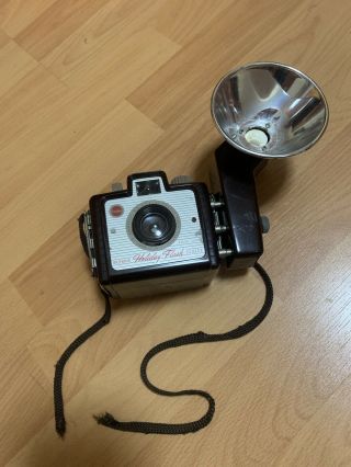 Vintage Eastman Kodak Brownie Box Camera Holiday W/ Flash Attachment Dakon Lens
