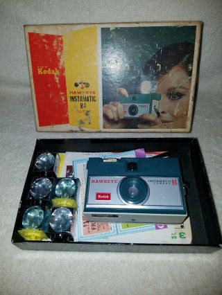 Kodak Instamatic R4 Hawkeye With Sylvania Blue Dot Flash Cubes
