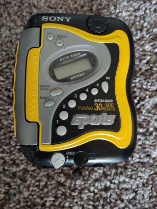 Vintage Sony Walkman Sports Am/fm Radio Cassette Player Wm - Fs220 Fresh Batteries