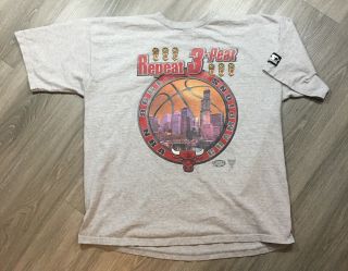 Vintage Chicago Bulls 1998 Nba Champions Repeat 3 - Peat Starter T - Shirt Sz Xl