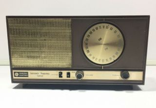 Vintage Ge General Electric Tube Radio T - 236a Honey Beige