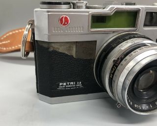 Vintage PETRI 2.  8 Color Corrected 35mm CAMERA w/ KURIBAYASHI 45mm Lens 3
