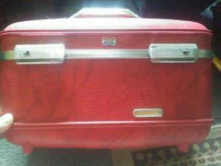 Vintage American Tourister Bright Red Marble Train Make Up Case Luggage 60 