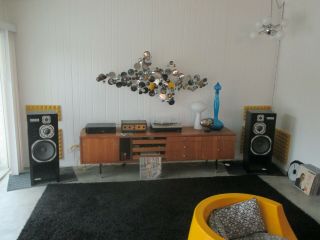 Stunning Yamaha Ns 1000m Speakers W/ Stands