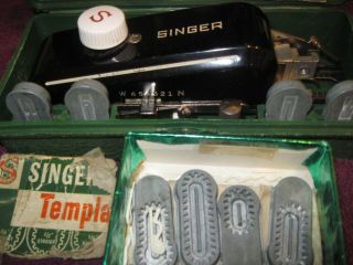 Vintage Singer Sewing Machine Buttonholer 160506 & Manual; Templates